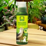 Envase de pasta cicatrizante con pincel integrado para proteger heridas de poda en árboles y plantas